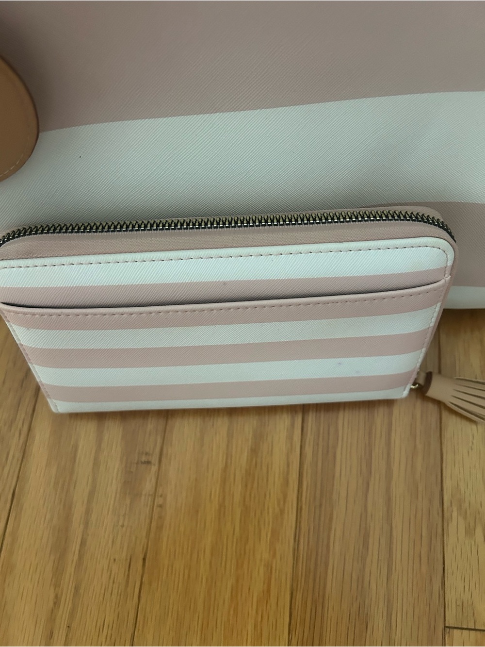 Kate Landry tote and wallet - Picture 4 of 4